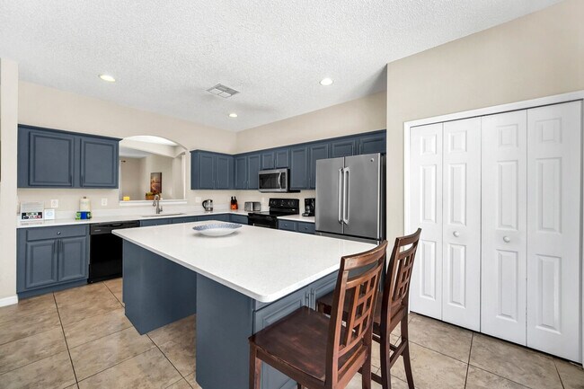 Building Photo - 8538 Sunrise Key Dr