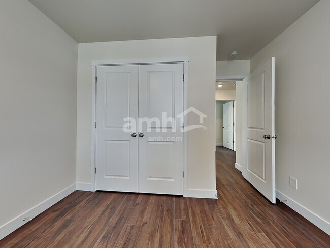 Building Photo - 7636 Verona Lp SW