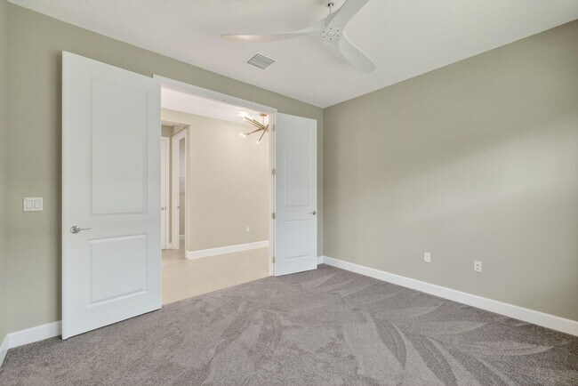 Building Photo - 12522 SW Emerald Estuary Ter