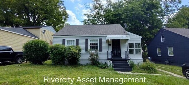 Primary Photo - Berclair Gem with a BONUS ROOM!!!!!! Secti...