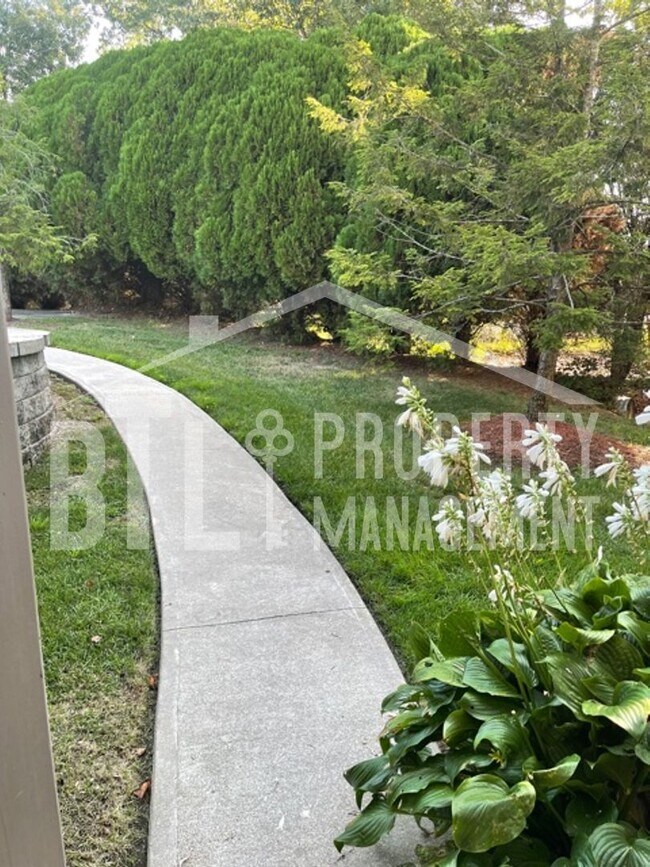 Building Photo - Beautiful Two Bedroom Condo in Palace View Place