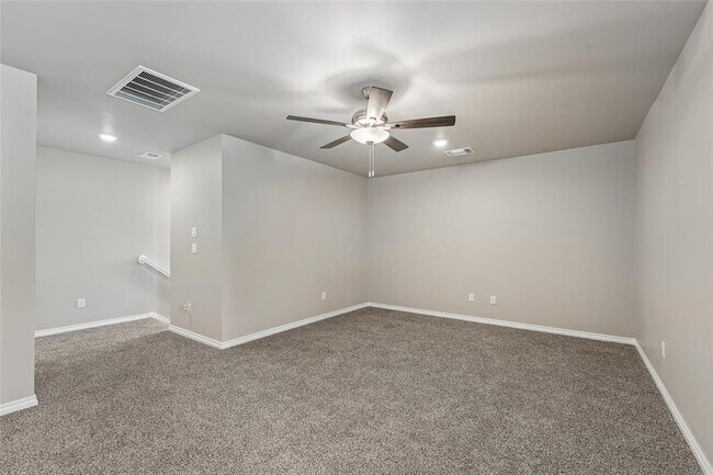 Building Photo - 12401 Samara Dr