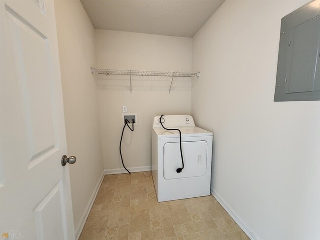 Building Photo - 7130 Cavender Dr SW