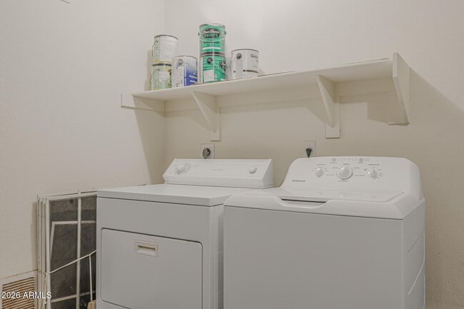 Building Photo - 9846 W Tonopah Dr