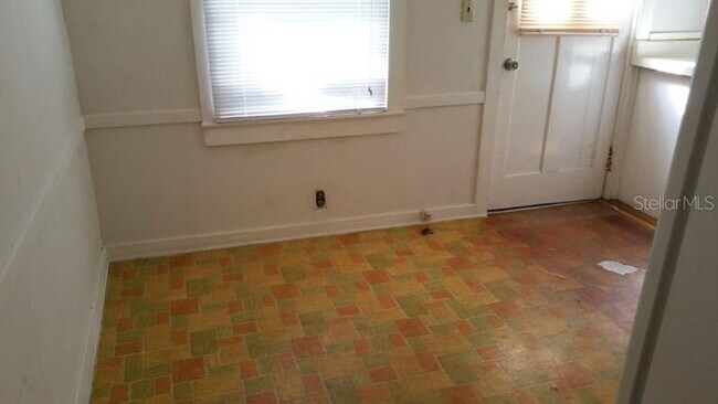 Building Photo - Cozy 3 bedroom, 1 bath for rent near downt...