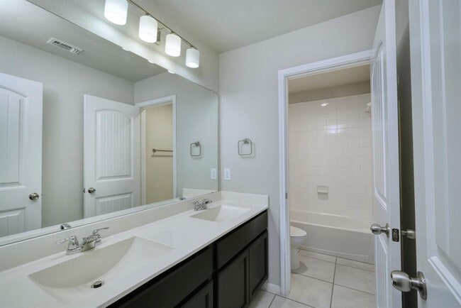 Building Photo - 3209 Ortman Dr