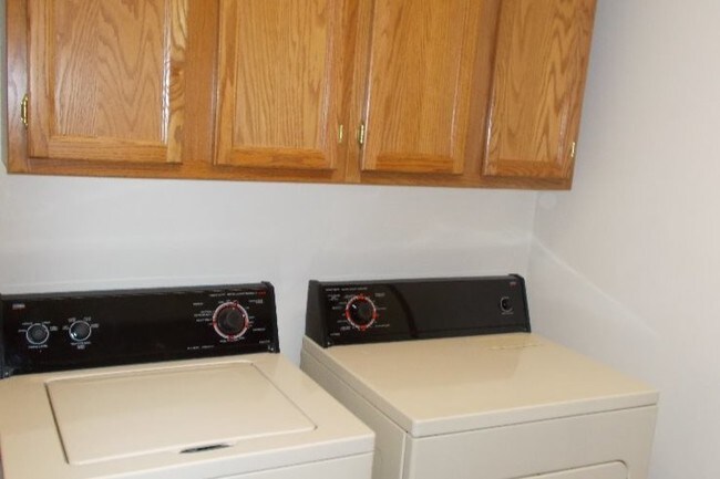 Utility - 2015 Sterling Ct