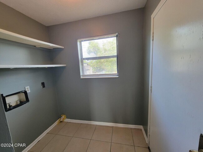 Building Photo - 5019 Hagin Dr
