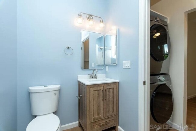 Building Photo - 4821 Monroe Ave