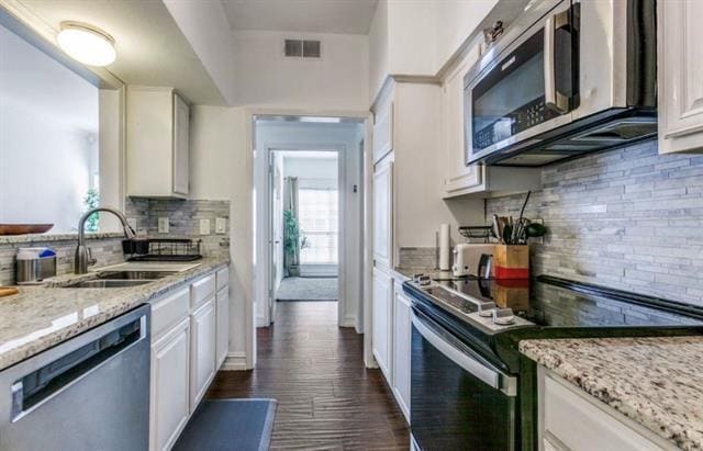 Building Photo - 3550 Country Square Dr