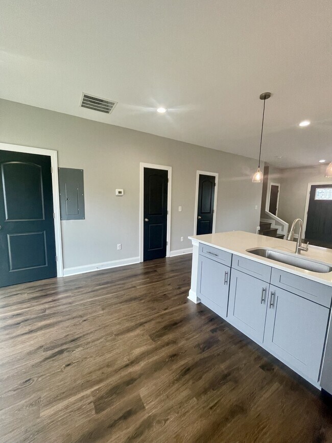 Building Photo - 1 Emanuel Ct