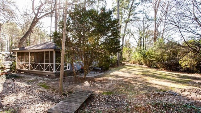 Building Photo - 4061 Lower Roswell Rd