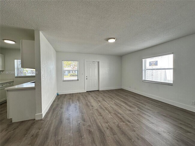 Building Photo - 3616 NE 11th Ave