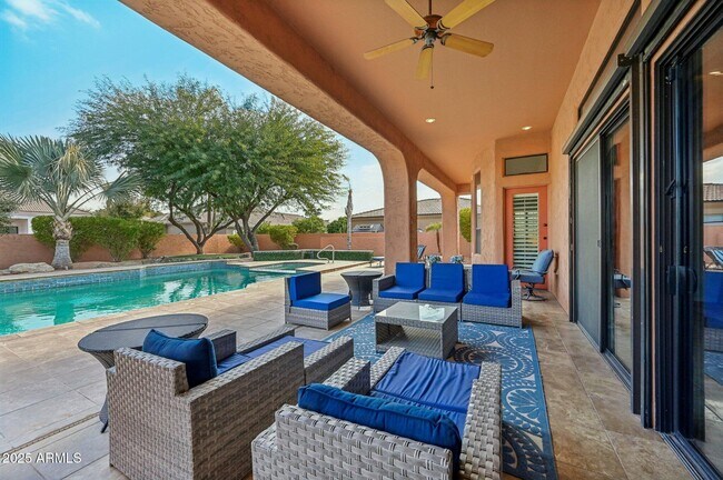 Building Photo - 351 N Cloverfield Cir