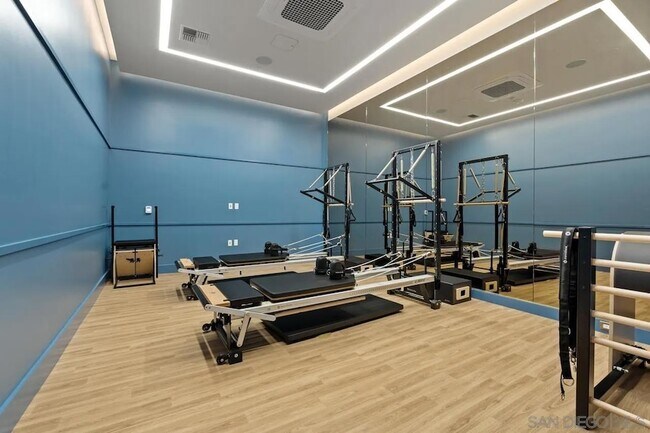 Building Photo - 1331 Columbia St