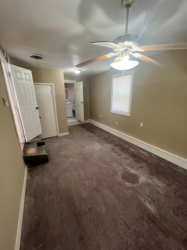 Building Photo - 3 bed 2.5 bath in Heart of Lubbock!