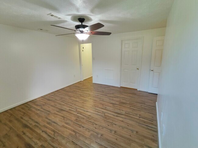 Building Photo - 2153 Wainwright Ct