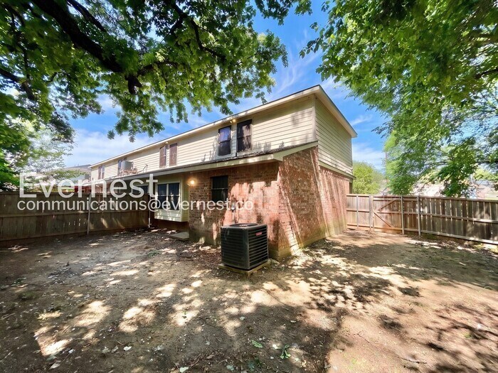 Building Photo - 146 Creek Cove Dr