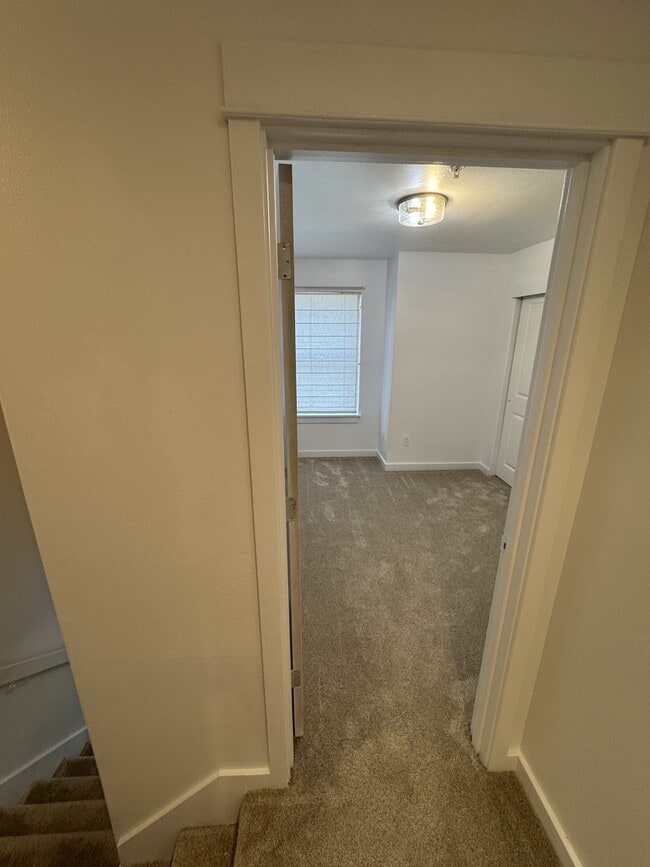 Building Photo - 1924 NE 50th Way