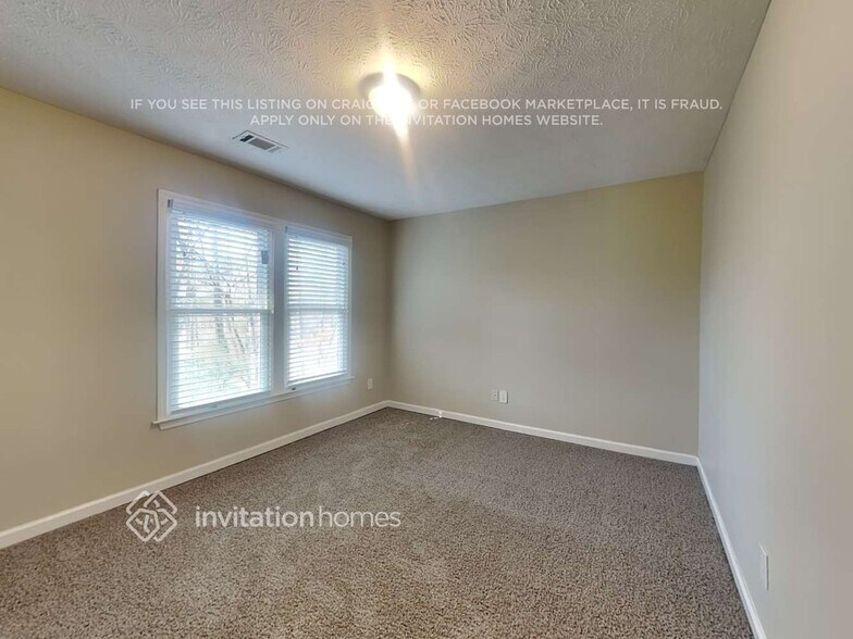 Building Photo - 4085 Spinnaker Dr