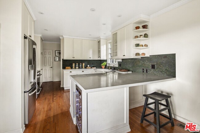 Building Photo - 4458 Dundee Dr