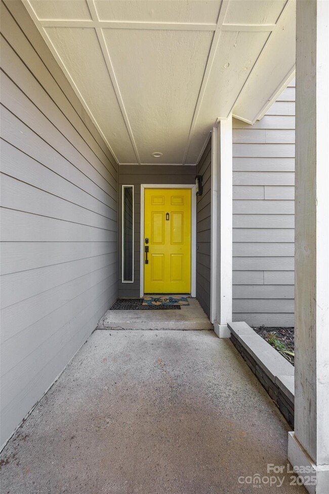 Building Photo - 6801 Stillmeadow Dr