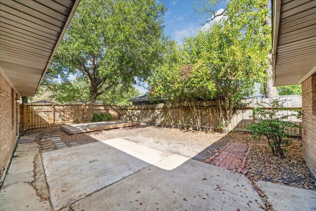 Building Photo - 5422 Spellman Rd