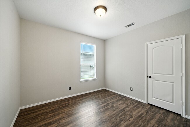 Building Photo - 4314 Roaring Timber Dr