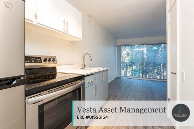 Building Photo - 225 Clifton St