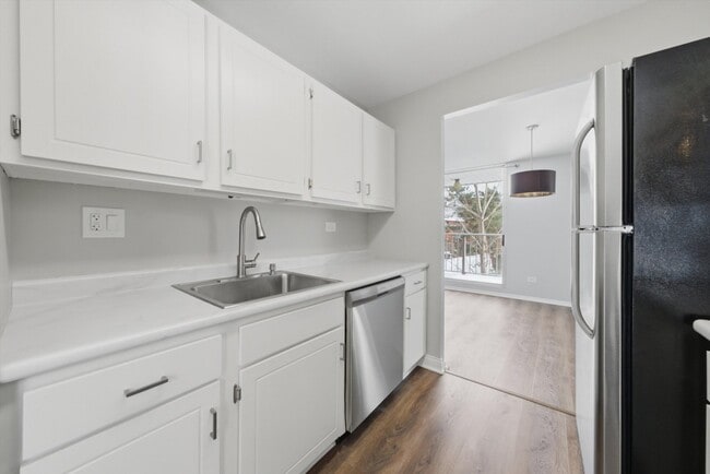 Building Photo - 4000 Triumvera Dr