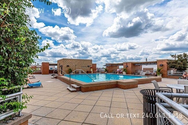 Building Photo - 631 D St NW