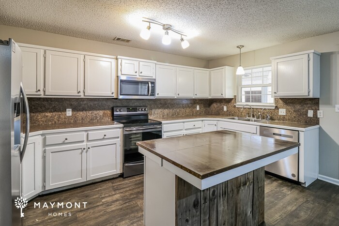 Building Photo - 238 Timberlake Dr