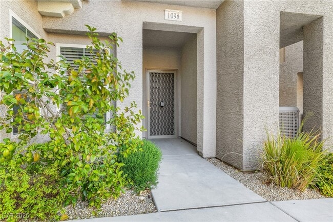 Building Photo - 11890 Tevare Ln