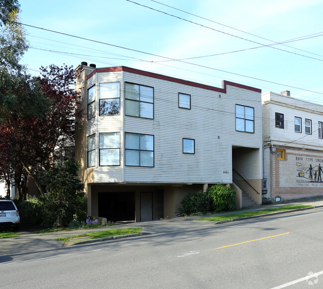 Primary Photo - Bradley Apartments