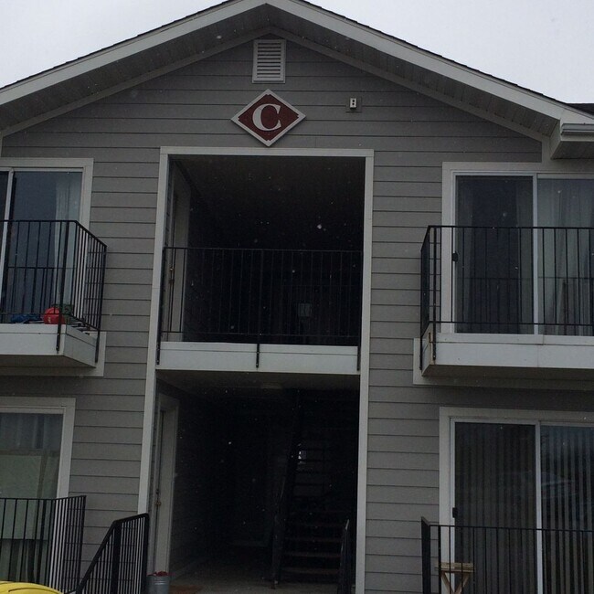 Building Photo - 1645 NE Merman Dr