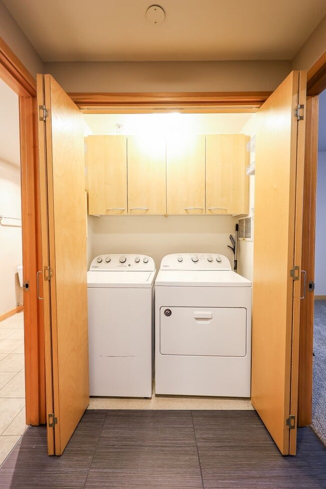 Building Photo - Charming 1 bdrm 1 bath Condo in Downtown V...