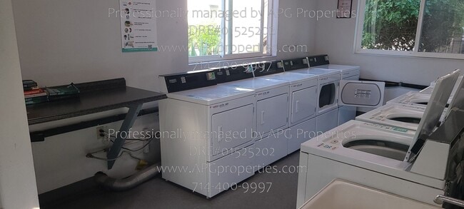 Building Photo - 1311 Caminito Gabaldon