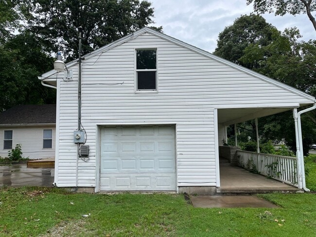 Building Photo - Step inside!  You will love what you see. COMING SOON