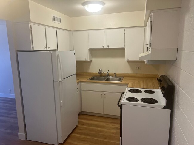 Building Photo - 1 Bedroom 1 Bath In Central Las Vegas