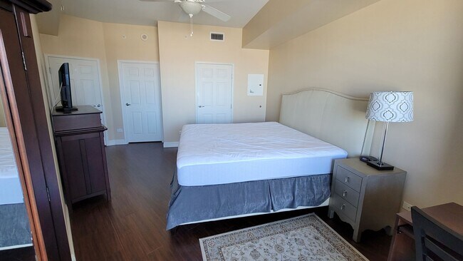 Building Photo - ***GORGEOUS FURNISHED 1 BEDROOM CONDO AT A...