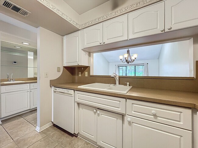 Building Photo - 330 Markley Ct