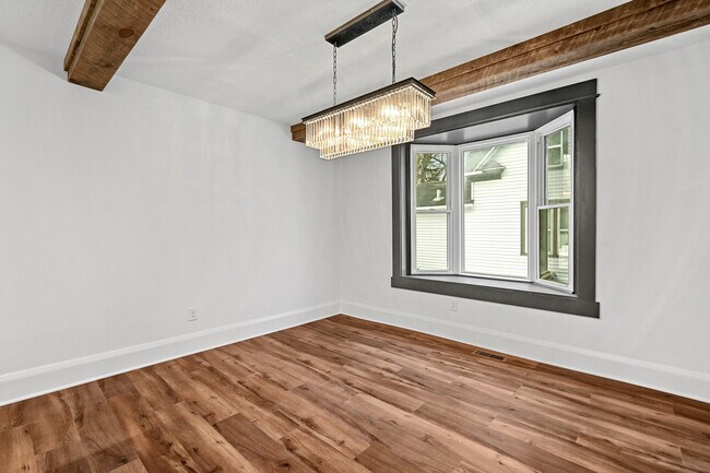 Building Photo - 3127 33rd Ave S