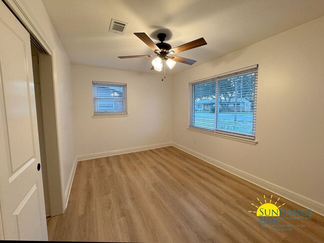 Building Photo - Beautiful 3 Bedroom Home in Fort Walton Be...