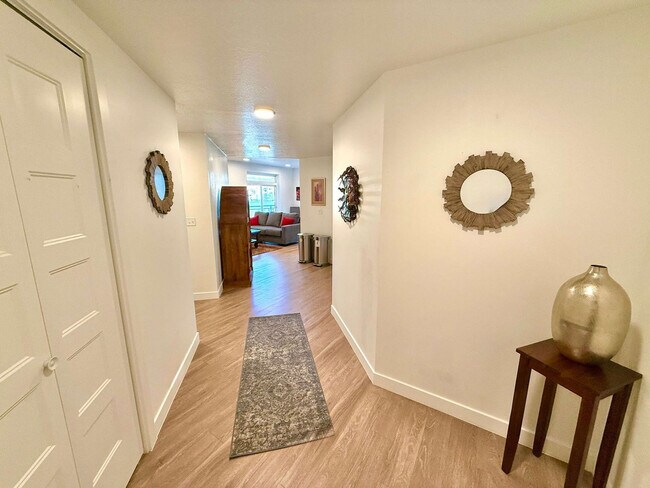 Building Photo - 385 S 400 E