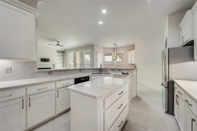 Building Photo - 4867 Corinthian Bay Dr