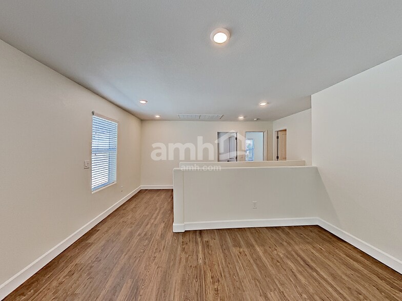 Building Photo - 8116 Inhibition Ct