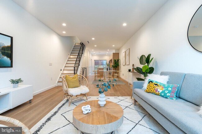 Building Photo - 2925 Master St