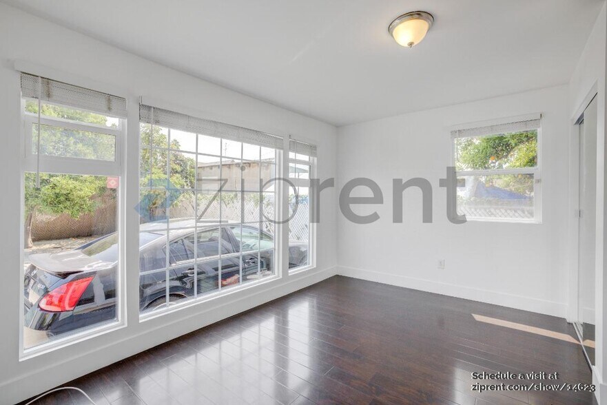 Building Photo - 1464 W 24th St