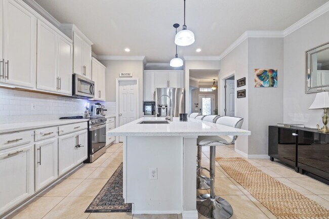 Building Photo - "Charming 3-Bedroom Retreat with Granite T...