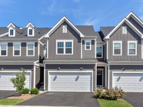 Building Photo - 2110 Weatherbee Ln